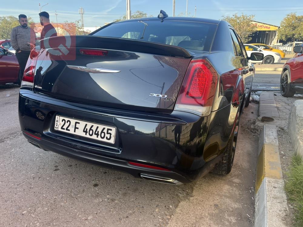 کرایسلەر 300